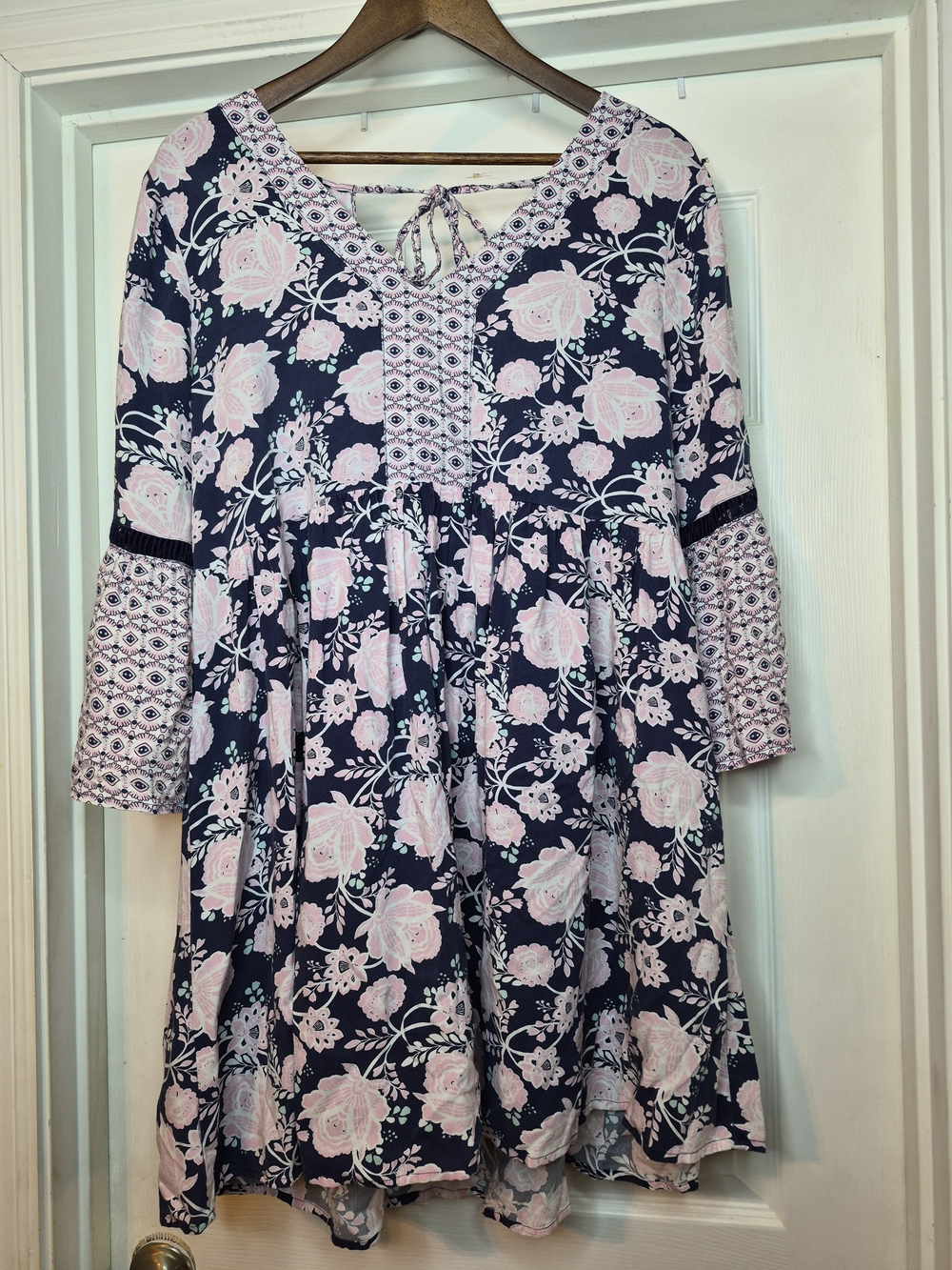 True Craft Navy and Light Pink Floral Tie-Neck Tunic Dress Size Large